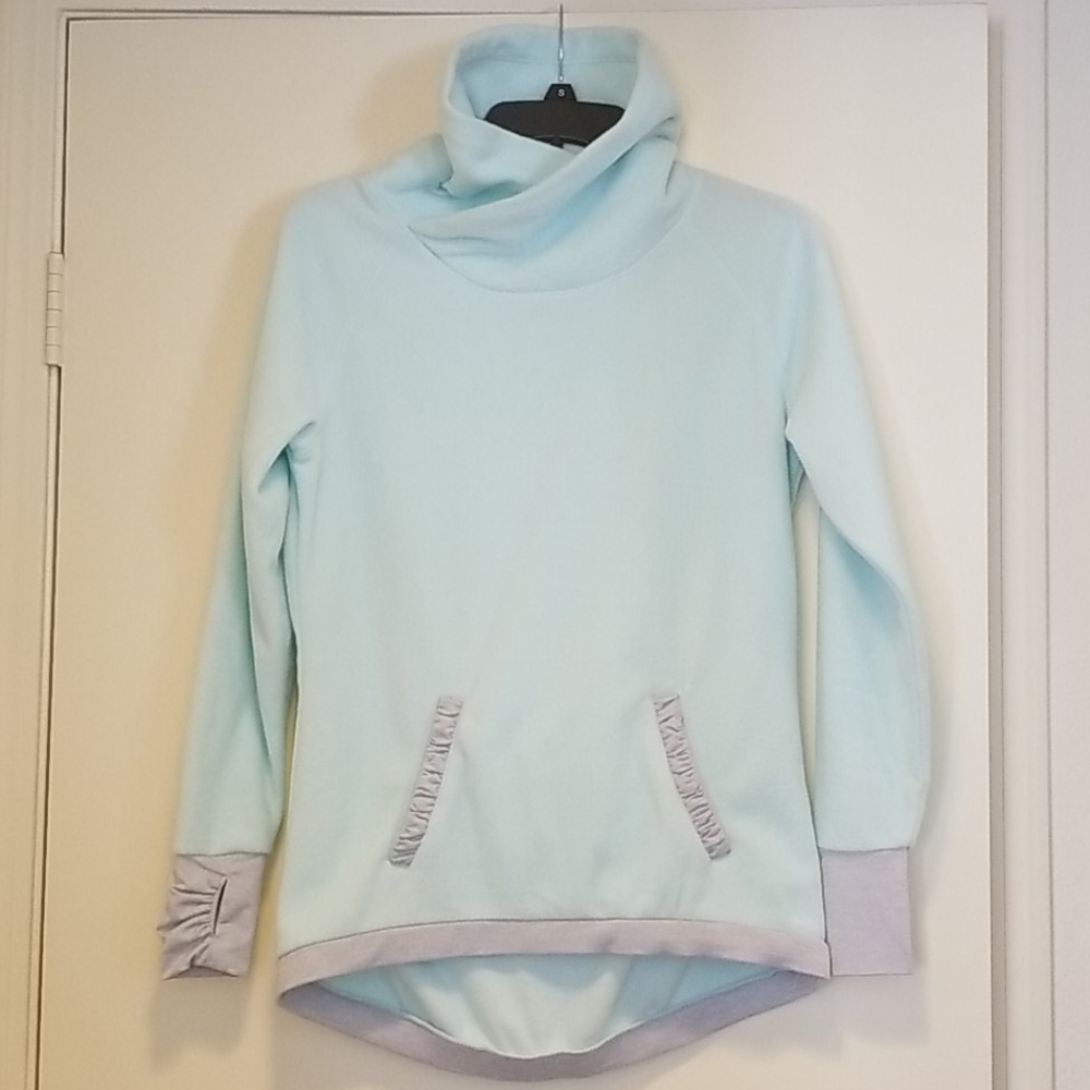 Old Navy fleece pullover
